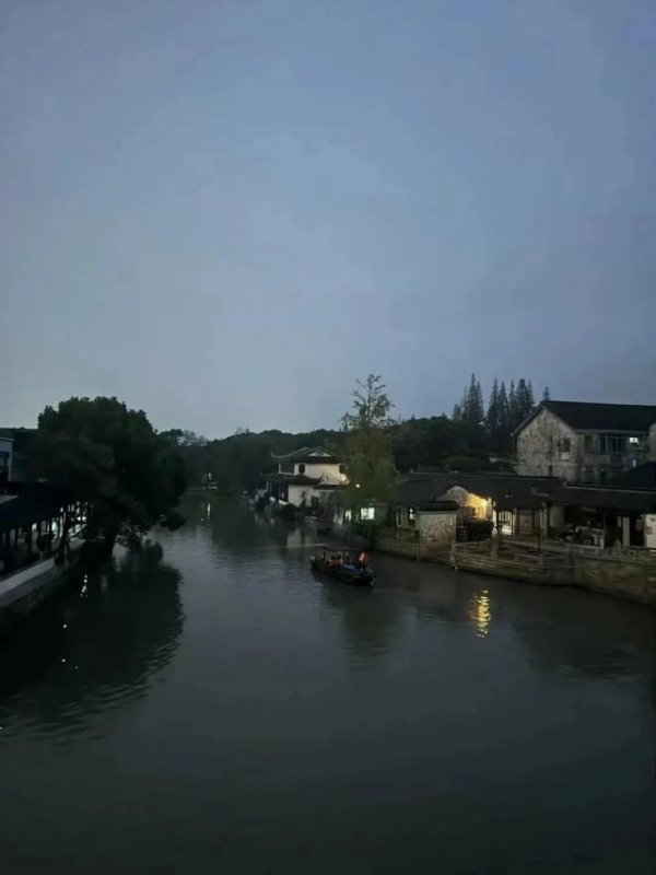 永華证券 这位同学想多了，宿管大爷一定不会是热死的